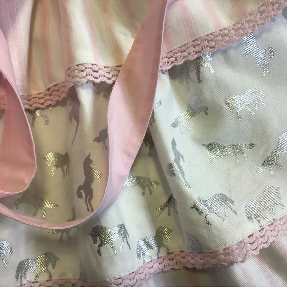 Envogue Pink and White Girl’s Bib Apron with Unicorn Design EUC
